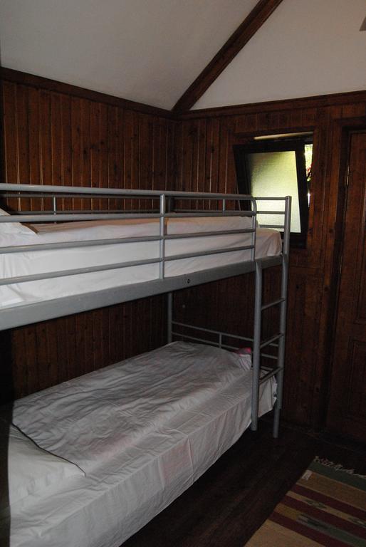 Cornul Vanatorului Bungalows Pitesti Ngoại thất bức ảnh